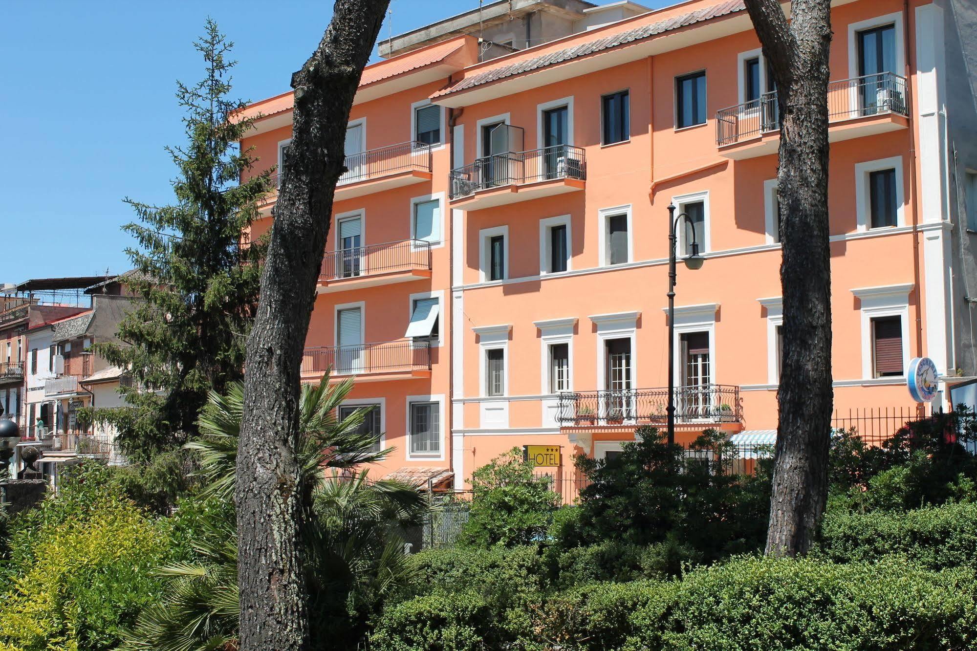 Hotel La Villa Ceccano Exterior photo